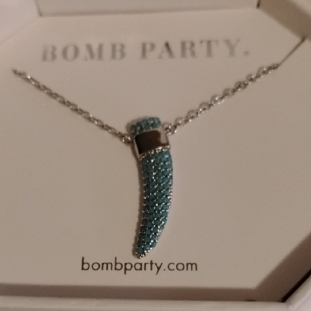 SOLD-Horn Of Taza Lab Turquoise And Magnesite Pendant Necklace